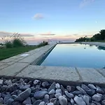 Villa The Sagehill-stonehouse Mathía