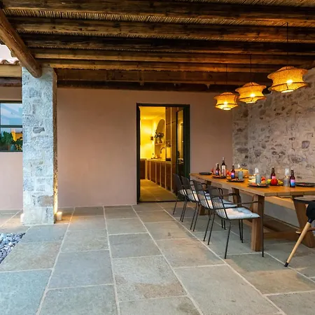 The Sagehill-stonehouse Villa *