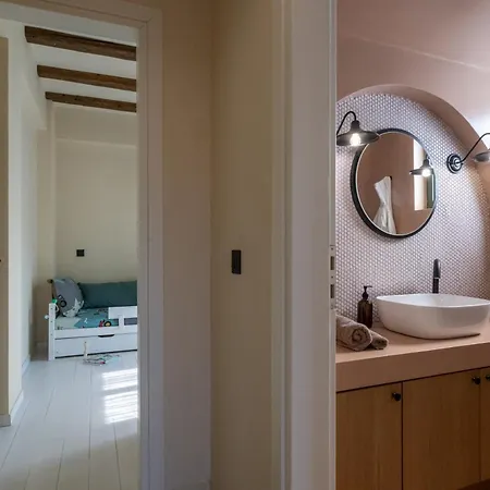 The Sagehill-stonehouse Villa