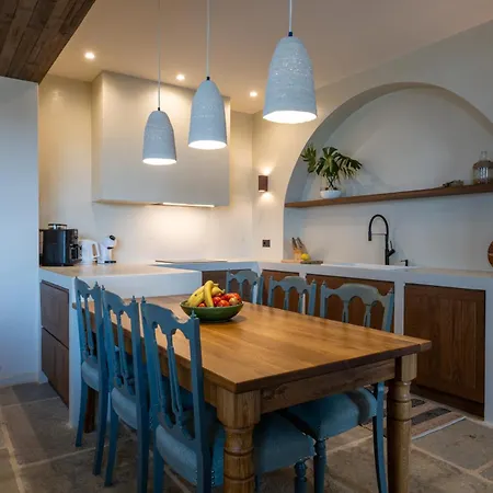 The Sagehill-stonehouse Villa