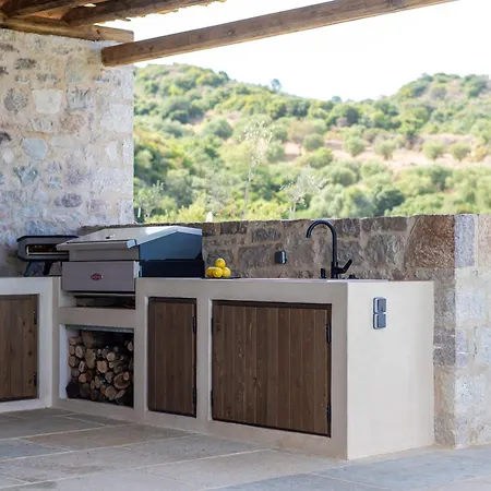 Villa The Sagehill-stonehouse Mathía