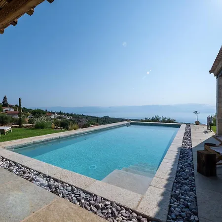 The Sagehill-stonehouse Villa