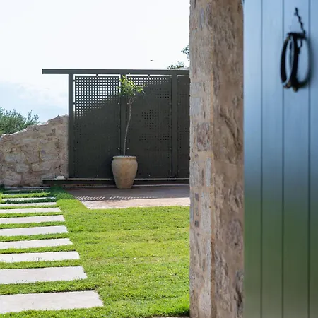 The Sagehill-stonehouse Villa