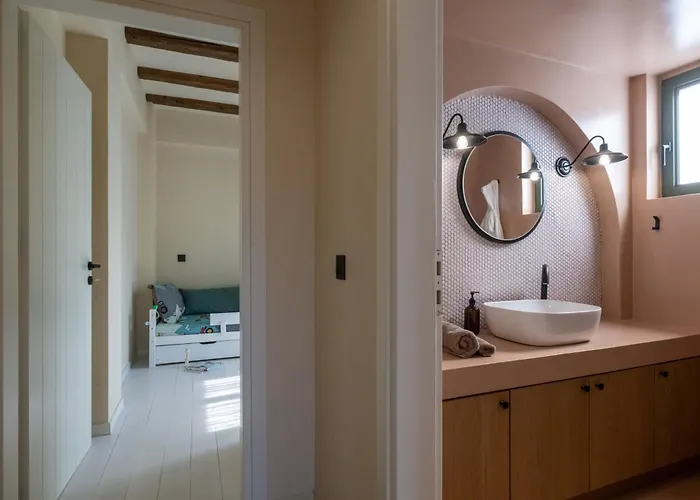 The Sagehill-stonehouse Villa