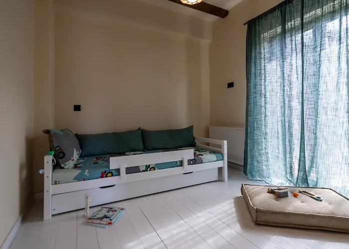 The Sagehill-stonehouse Villa *