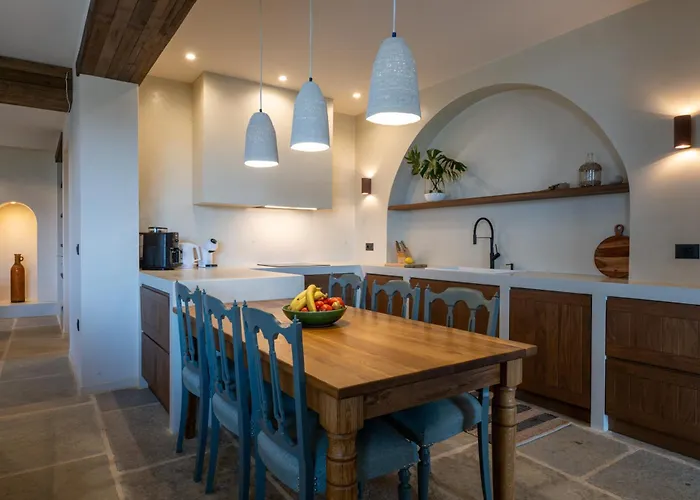 The Sagehill-stonehouse Villa