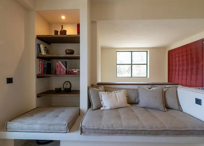 Villa The Sagehill-stonehouse Mathía