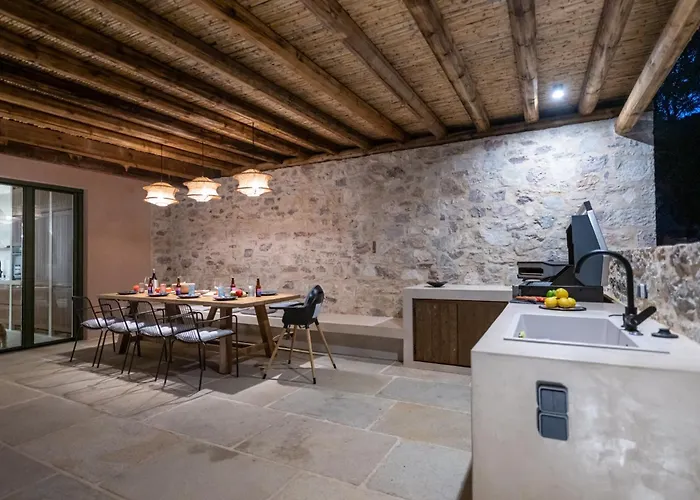 The Sagehill-stonehouse Villa Mathía