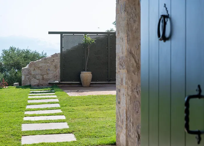 The Sagehill-stonehouse Villa